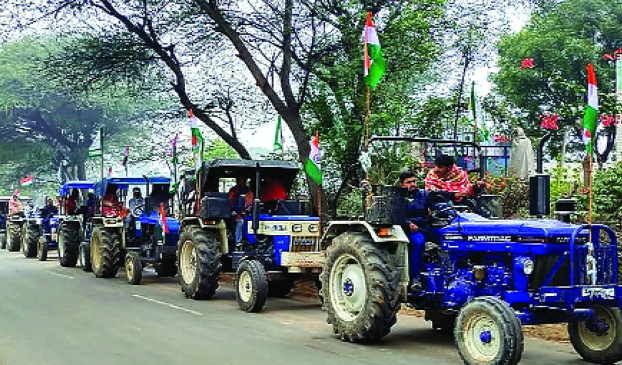 Farmers Mobilize with Tractors