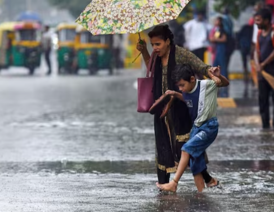 Delhi Braces for Impending Rainstorm