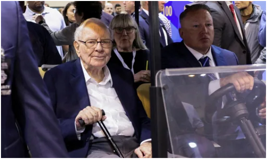 Warren Buffett's Concerns Over AI's Impact and Unleashed Power