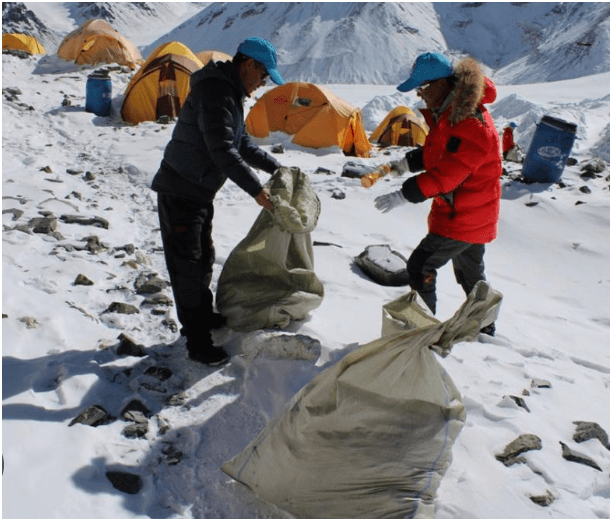 Sherpa Guide Raises Alarm Over Everest Camp Garbage